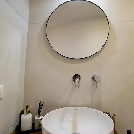 Lustru Guest house *